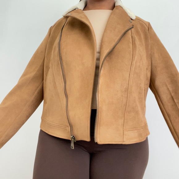 Ladies Suede Jacket with wool collar - Picture 6 of 8